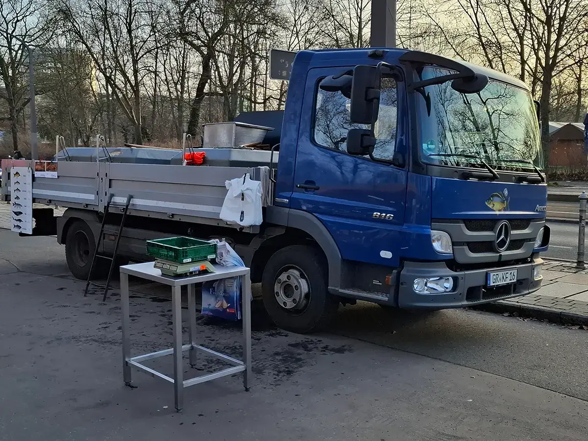 Verkaufs-LkW auf dem Sachsenmarkt in Dresden
